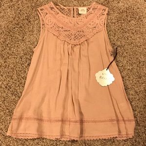 Women’s sleeveless top